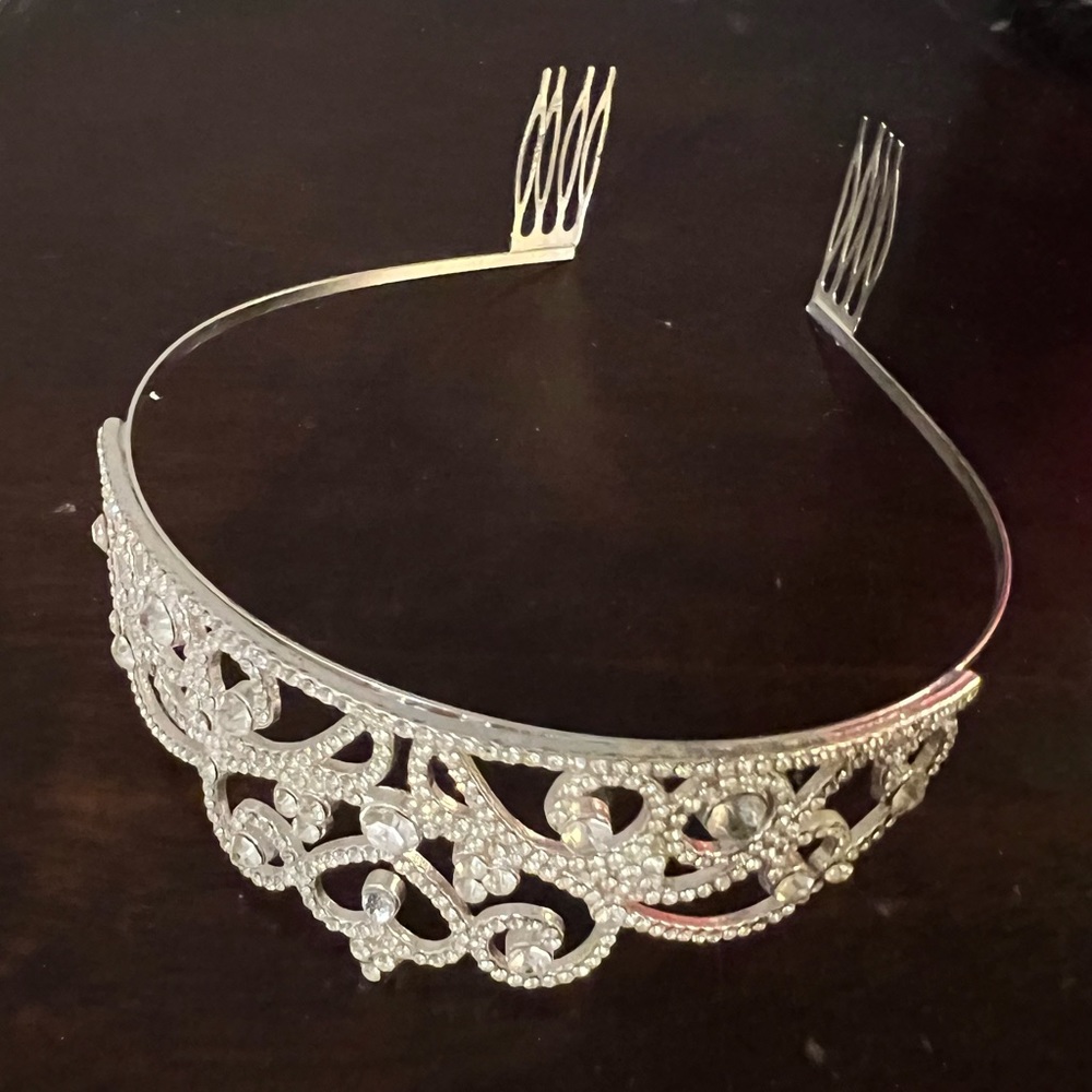 Tiara - Picture 2 of 4